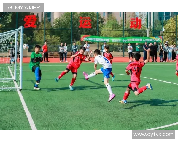 中国足球球星精彩瞬间集结图 展现绿茵场上英勇风采