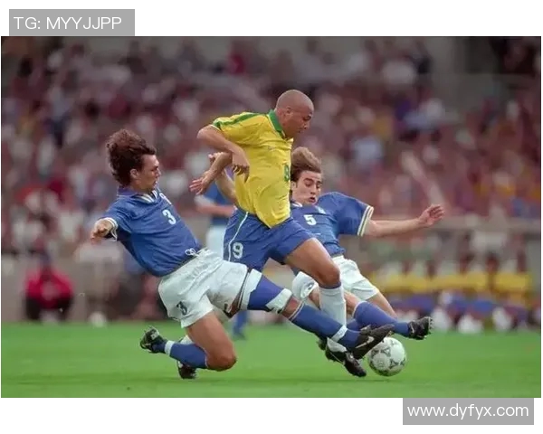 十年前的足球巨星回顾：他们如何定义了一个时代的绿茵风采